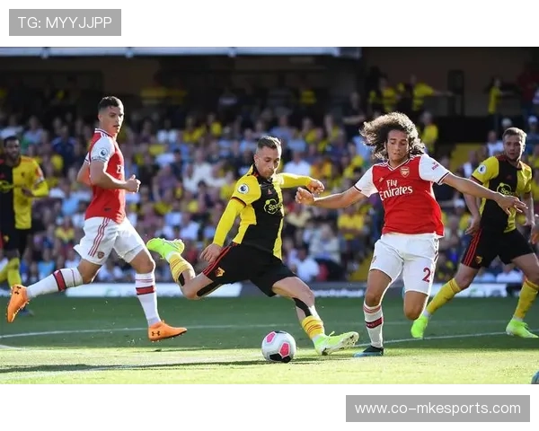 足球球星身高标准解析：探讨男性球员的理想身高与竞技表现之间的关系